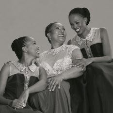 D'Ore Chichi Maponya and daughters