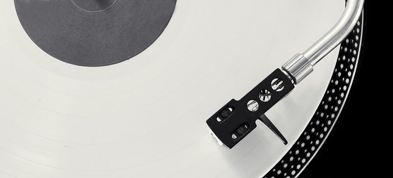 turntable-s-record-players-hub courtesy of Pixabay